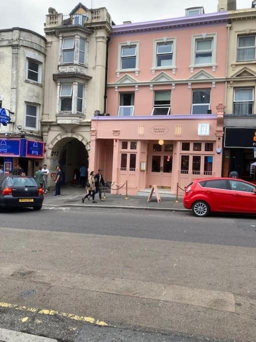 Appartement Large, Newly Renovated, Three Bedroom Town Centre Split Level With Free Parking, Sleeps Seven - Walking Distance To Bournemouth