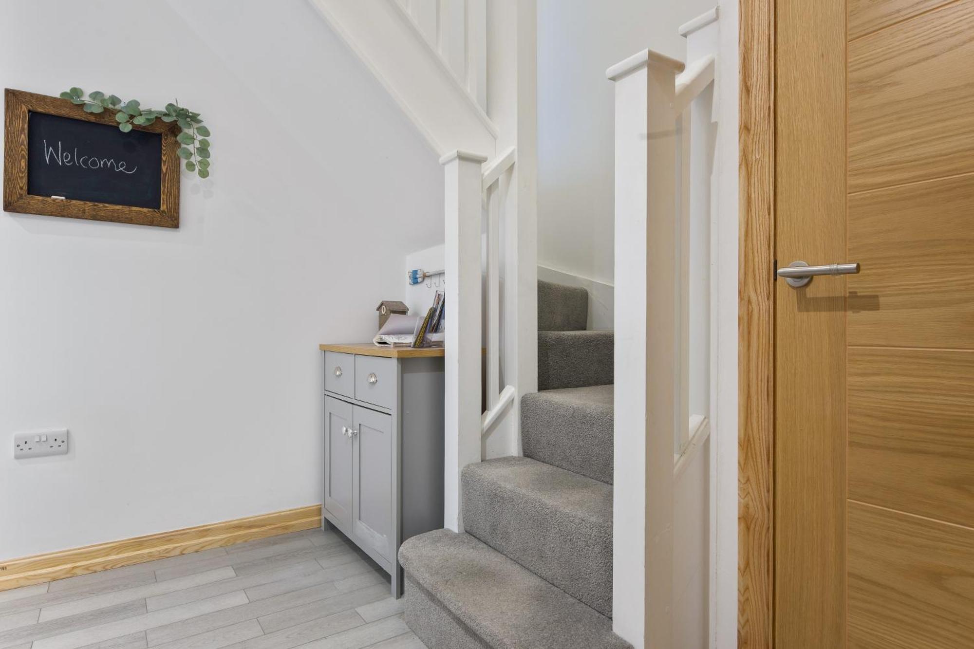 Appartement Large, Newly Renovated, Three Bedroom Town Centre Split Level With Free Parking, Sleeps Seven - Walking Distance To Bournemouth